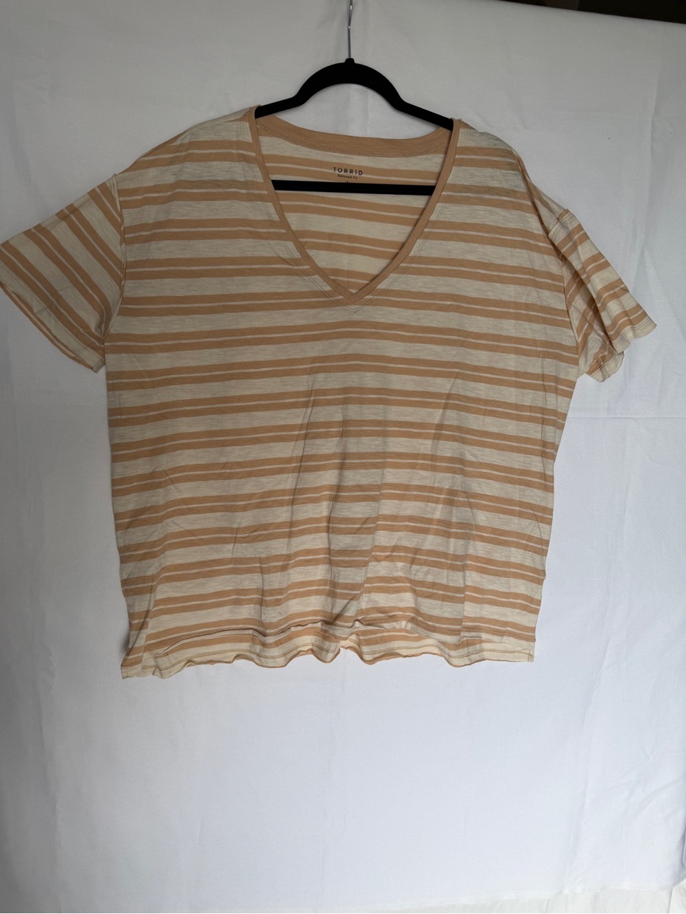 torrid Cream and Beige Striped V-Neck Tee size 0 (12)